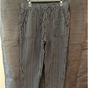 Old Navy casual pants. Great condition.